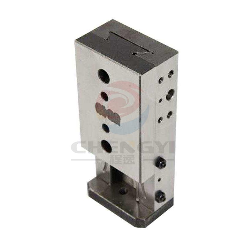 名陽 8 號刀架座（滑板座）